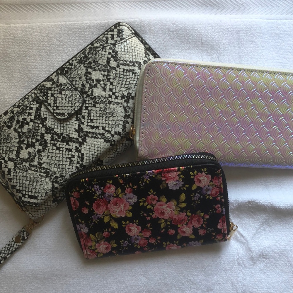 3 brand new wallets